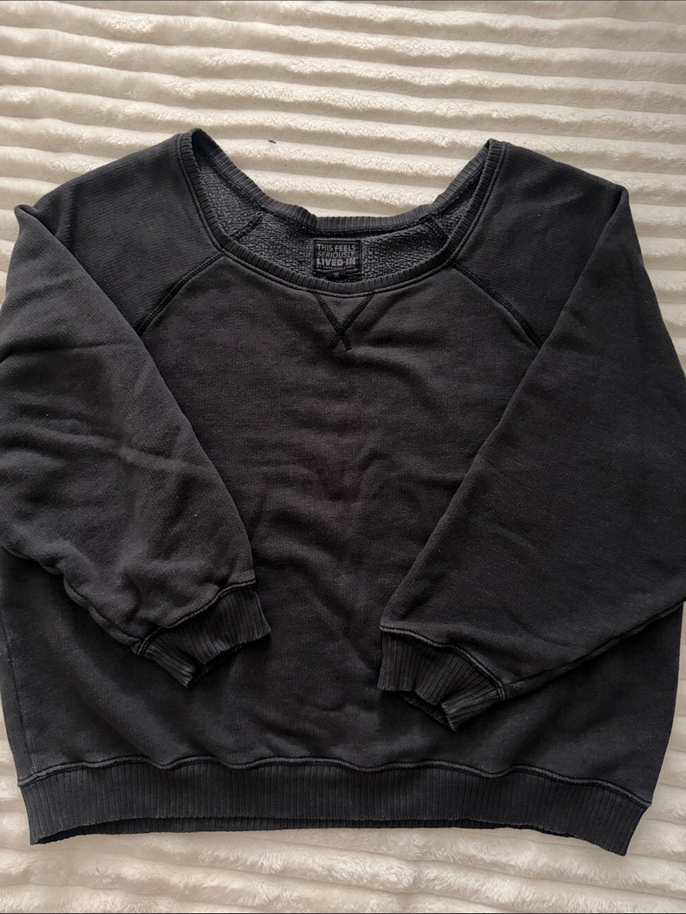 American Eagle Outfitters Black Pullover Crewneck Sweatshirt - Picture 3 of 4